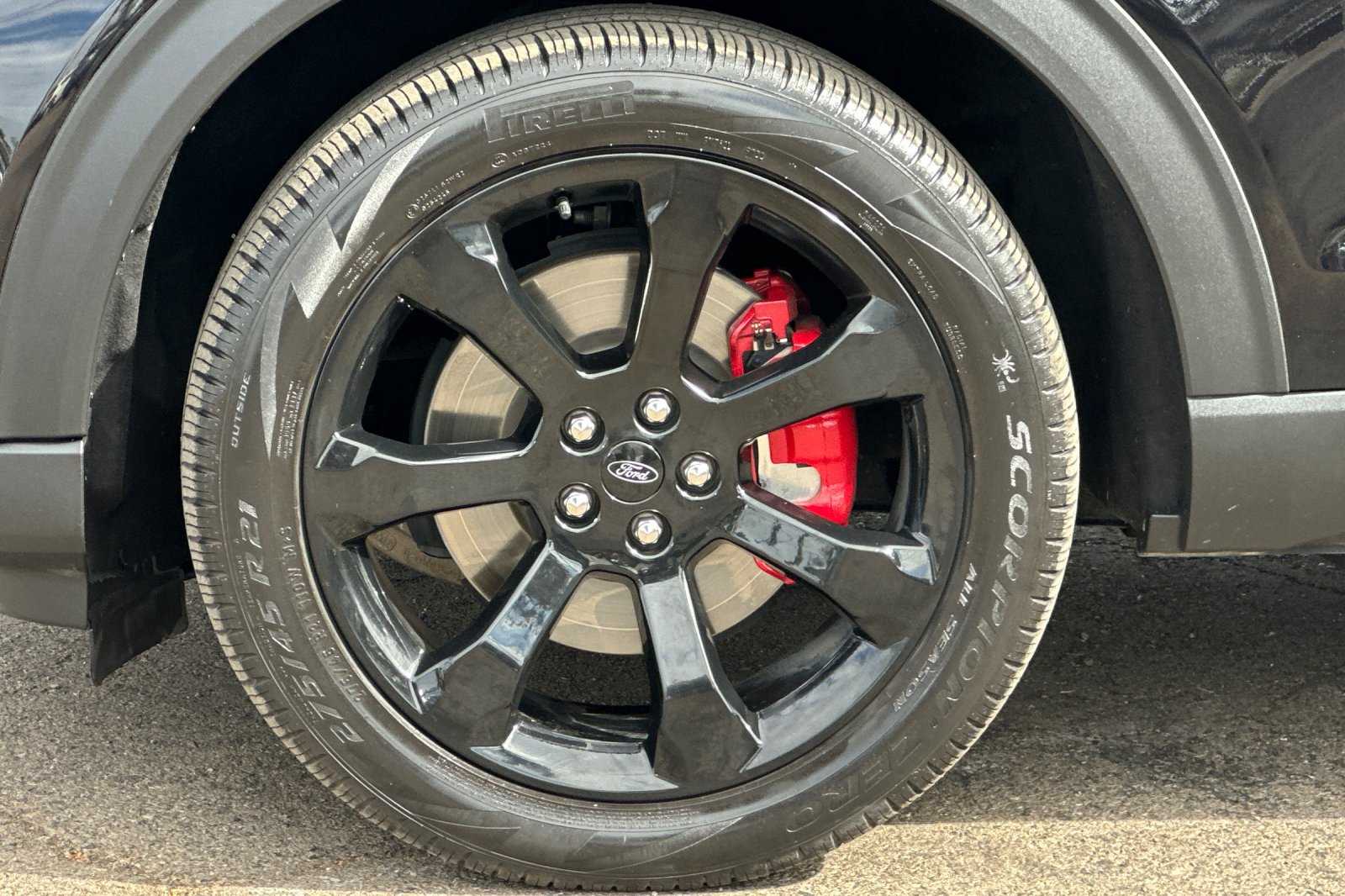 2023 Ford Explorer ST photo 32