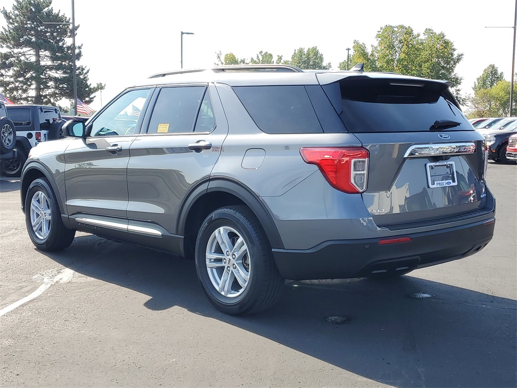 2023 Ford Explorer XLT photo 2