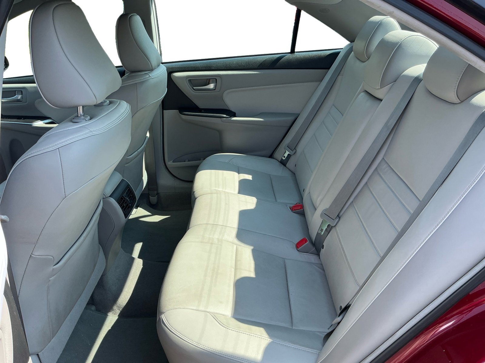 2015 Toyota Camry XLE photo 16