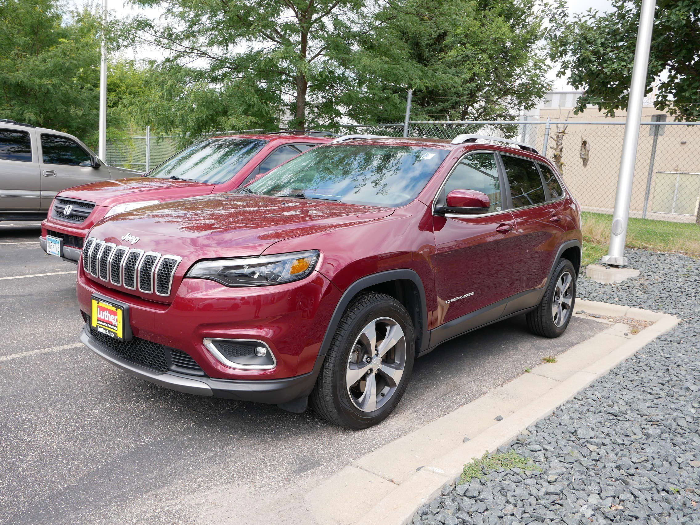 2019 Jeep Cherokee Limited photo 2