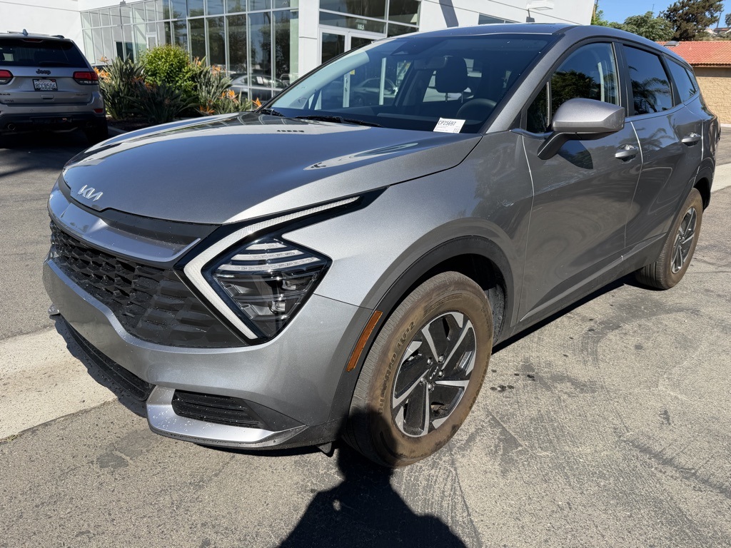 2024 Kia Sportage Hybrid LX photo 2