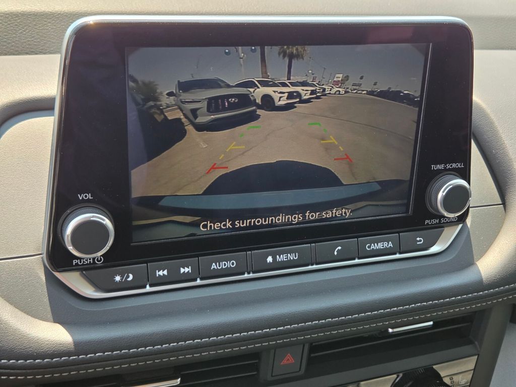 2025 Nissan Rogue SV photo 11