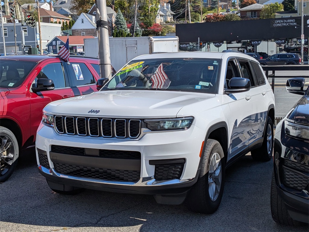 2024 Jeep Grand Cherokee L Laredo's photo