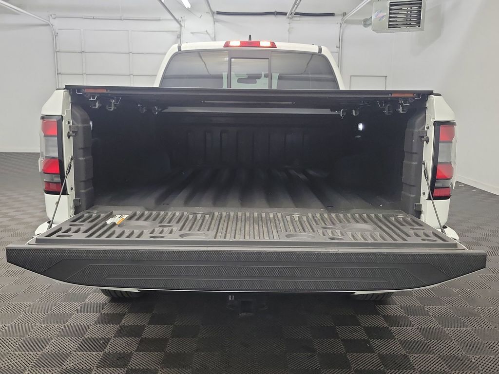 2022 Nissan Frontier SV photo 16
