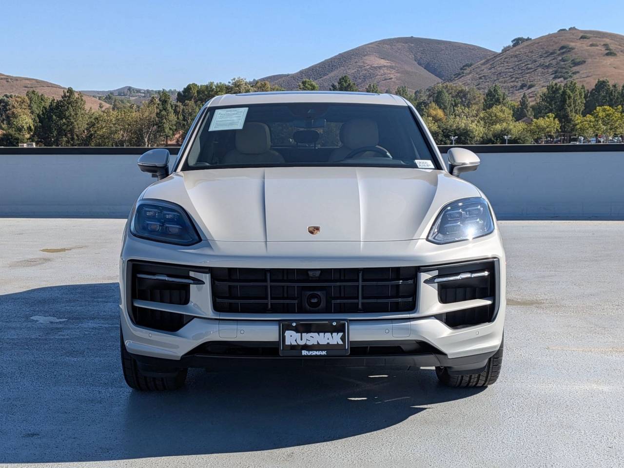 2025 Porsche Cayenne Base photo 5