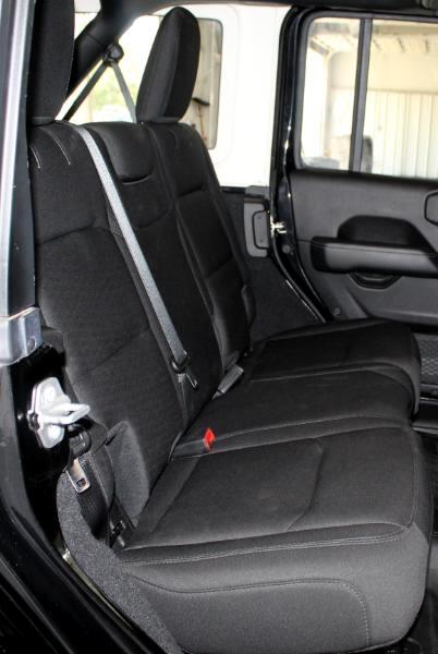 2019 Jeep Wrangler Unlimited Sahara photo 17