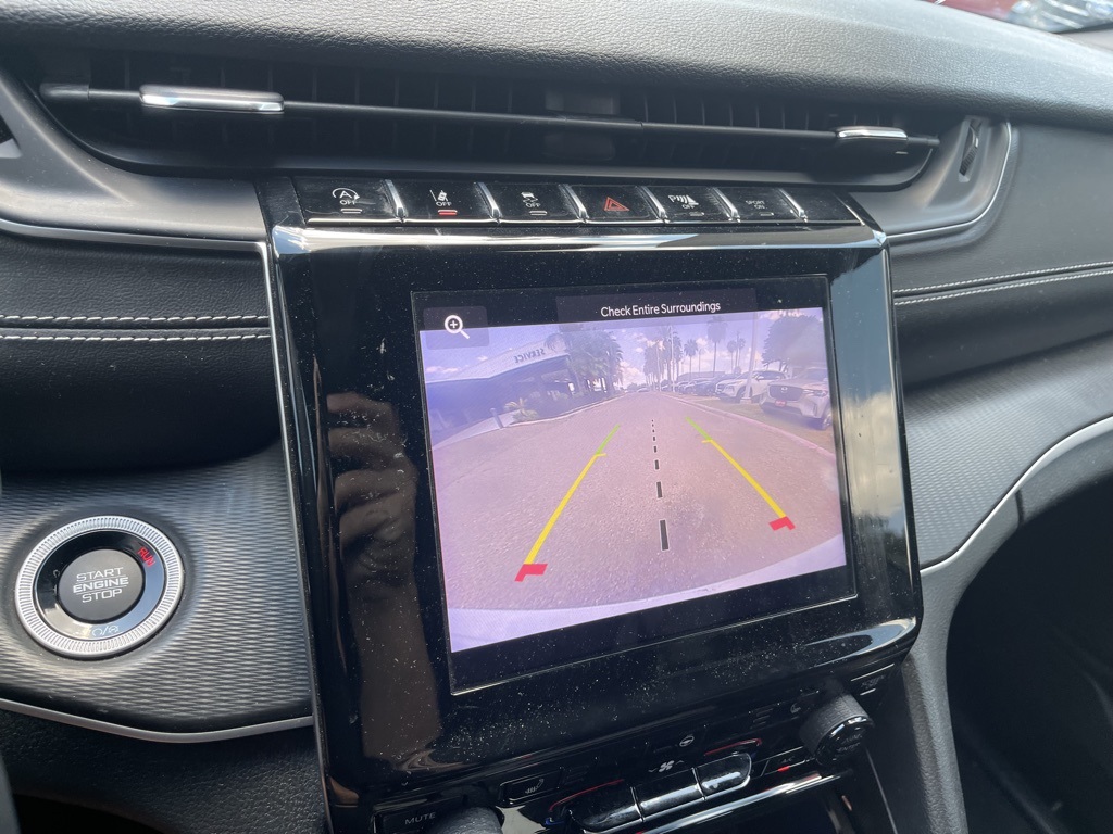 2023 Jeep Grand Cherokee Altitude photo 9