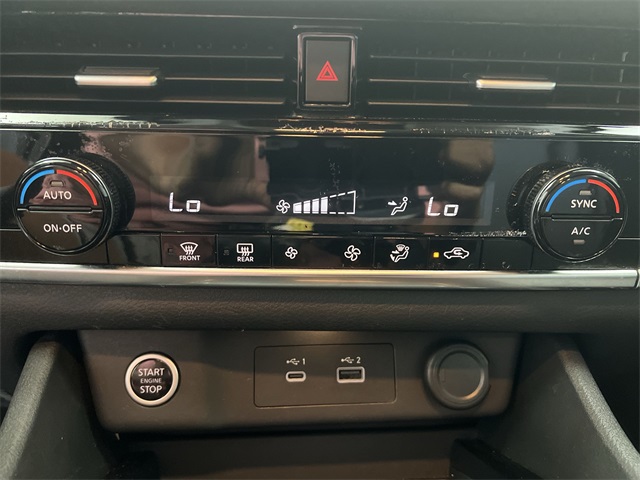 2021 Nissan Rogue SV photo 21