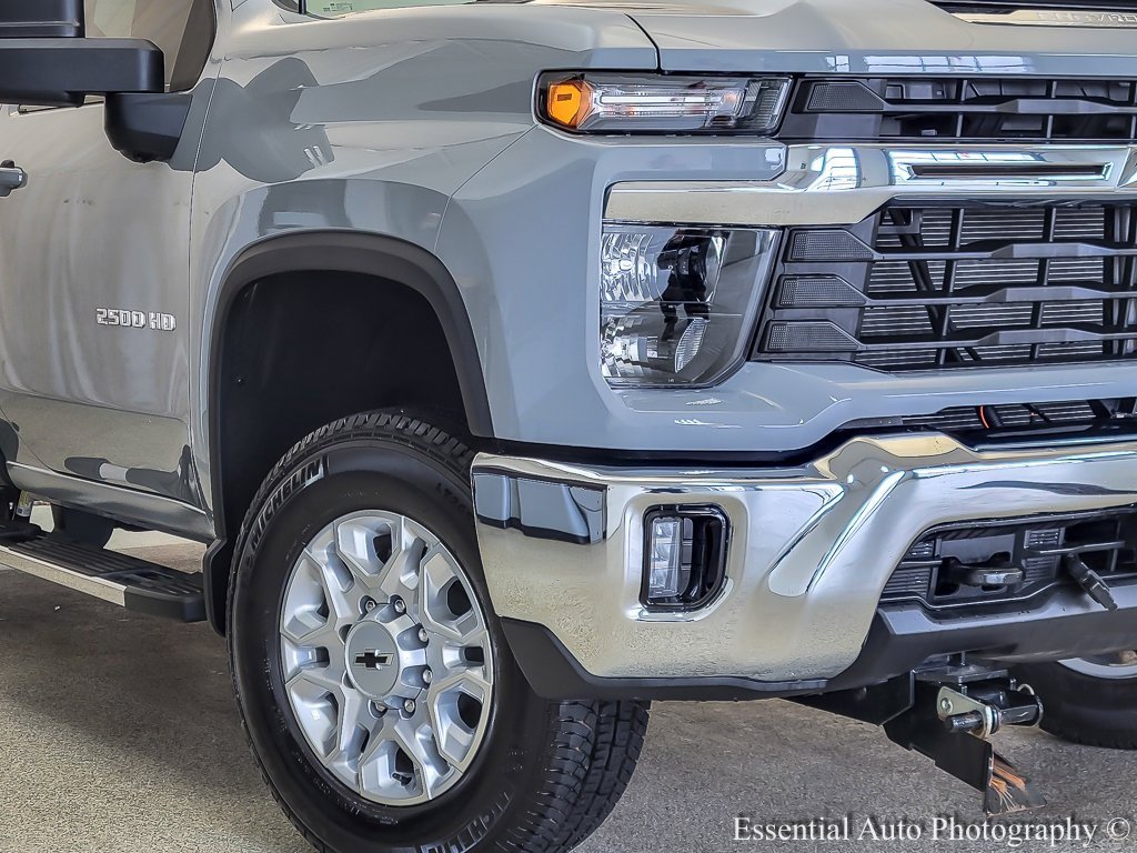 2024 Chevrolet Silverado 2500HD LT photo 4