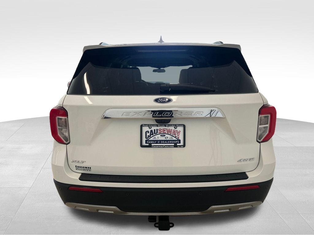 2024 Ford Explorer XLT photo 3