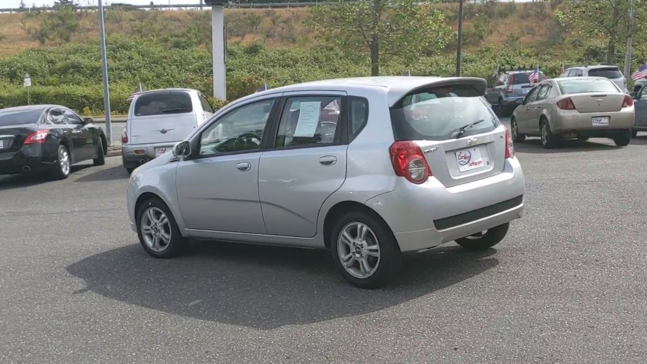 Used 2011 Silver Chevrolet AVEO5 LS image 1
