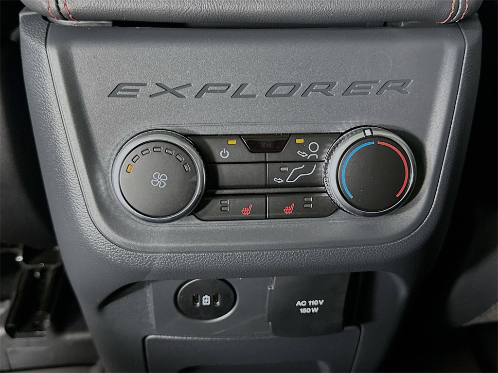2025 Ford Explorer ST photo 24