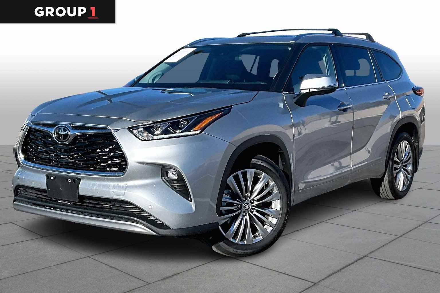 2025 Toyota Highlander Platinum's photo