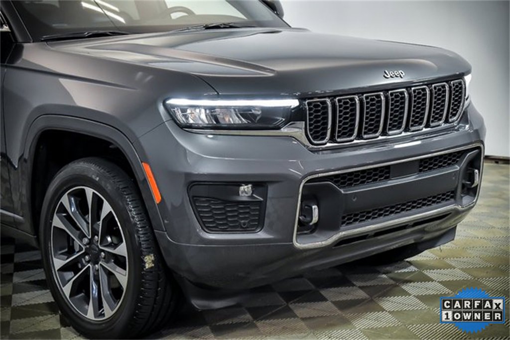 2022 Jeep Grand Cherokee Overland photo 2
