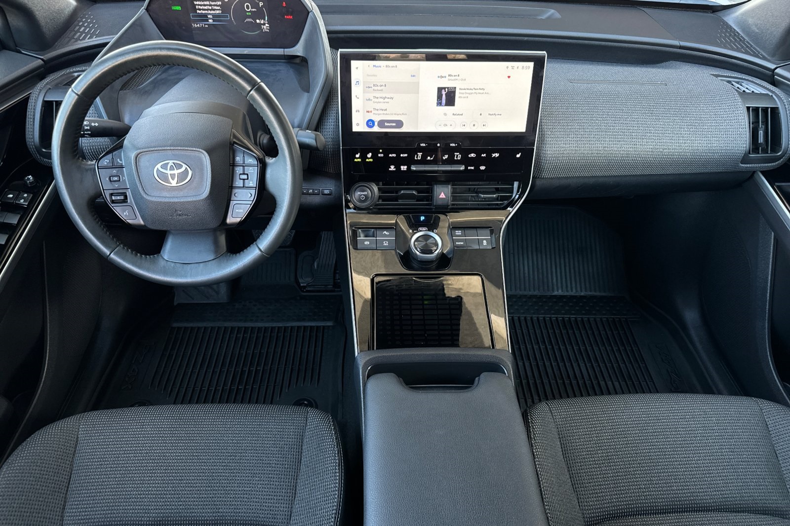 2025 Toyota bZ4X XLE photo 14