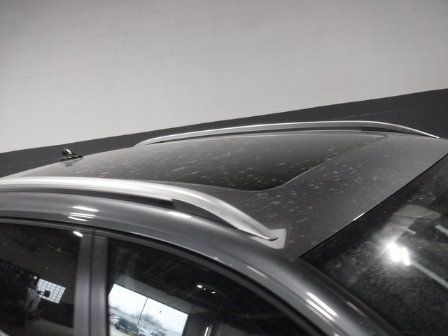 2025 Volkswagen Taos SE photo 3