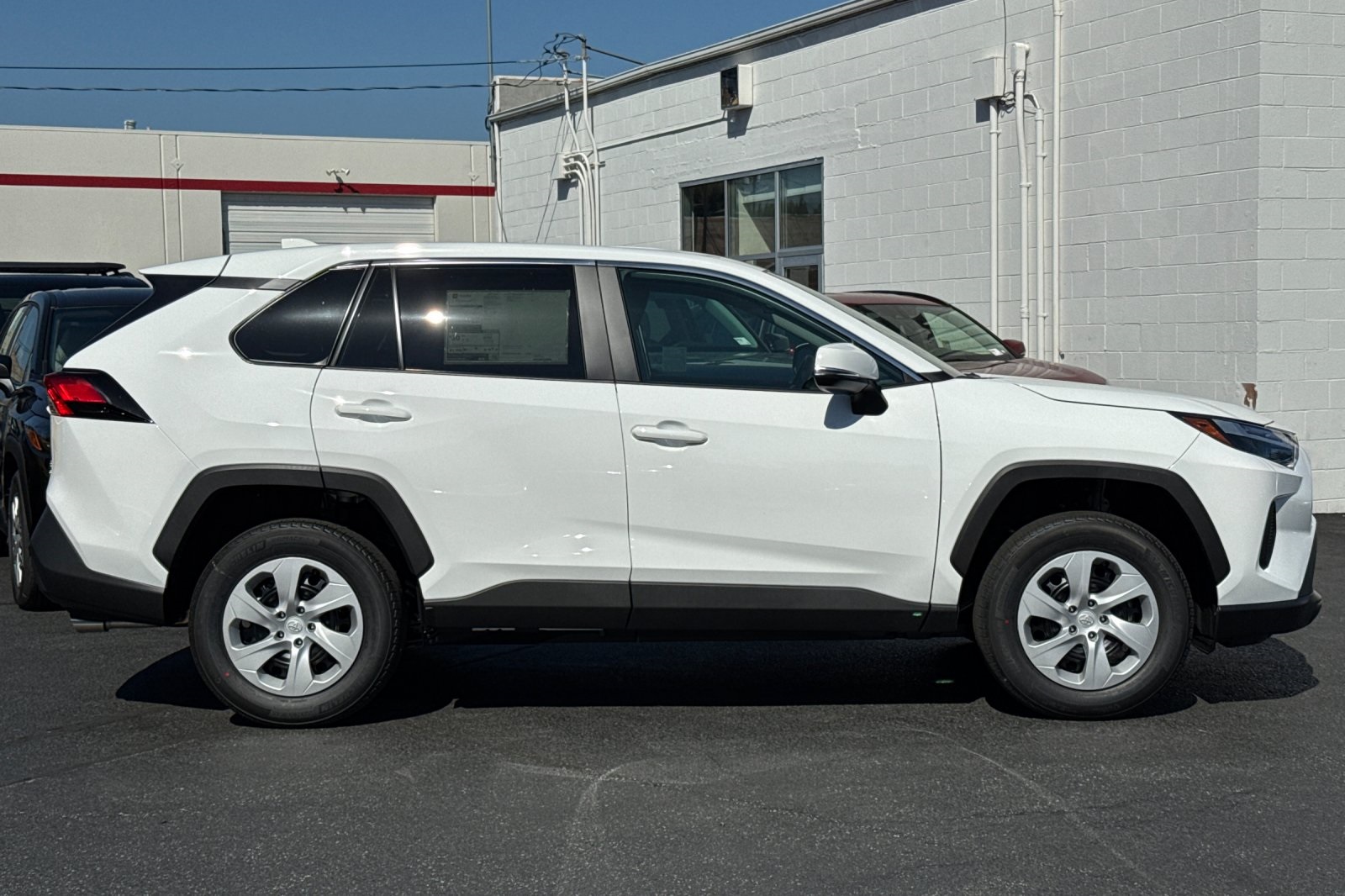 2025 Toyota RAV4 LE photo 9