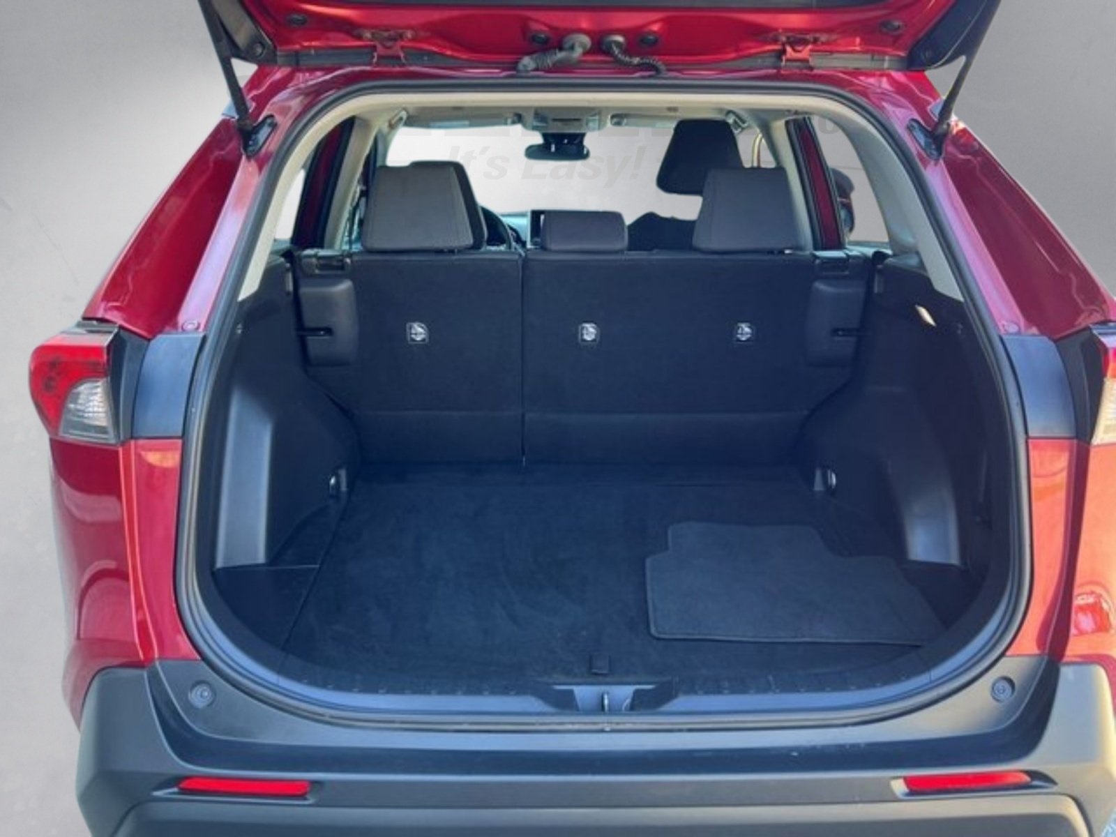 2023 Toyota RAV4 XLE photo 20