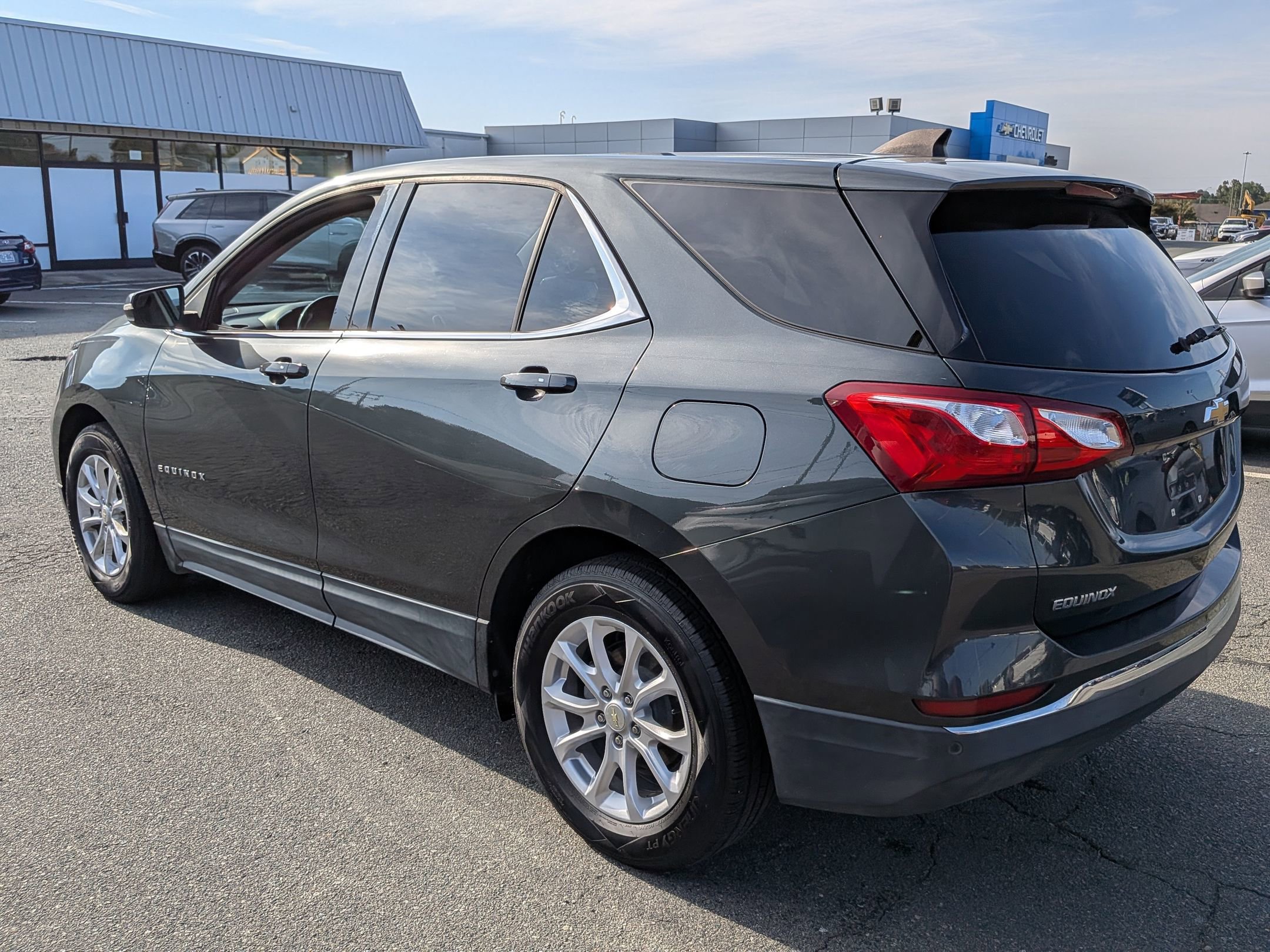 2018 Chevrolet Equinox LT photo 3