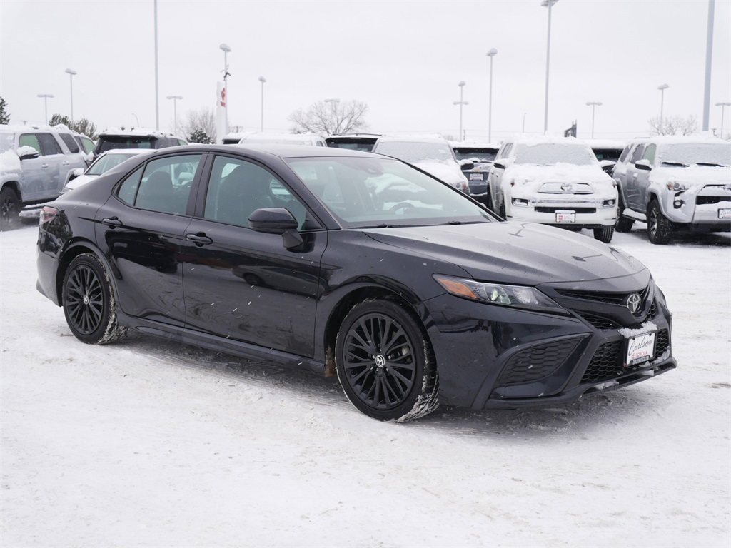 Used 2021 Toyota Camry SE Nightshade with VIN 4T1G11BK3MU045573 for sale in Minneapolis, Minnesota