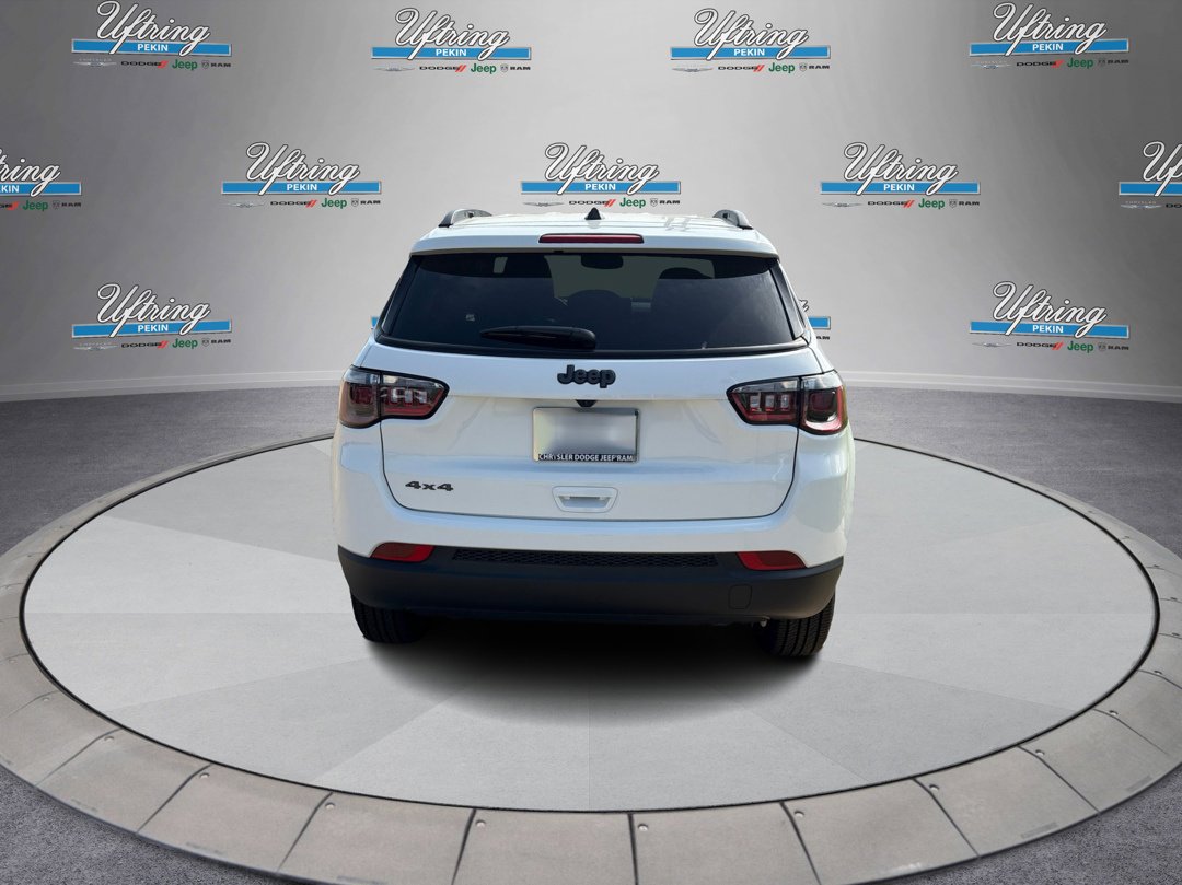 2025 Jeep Compass Latitude photo 3
