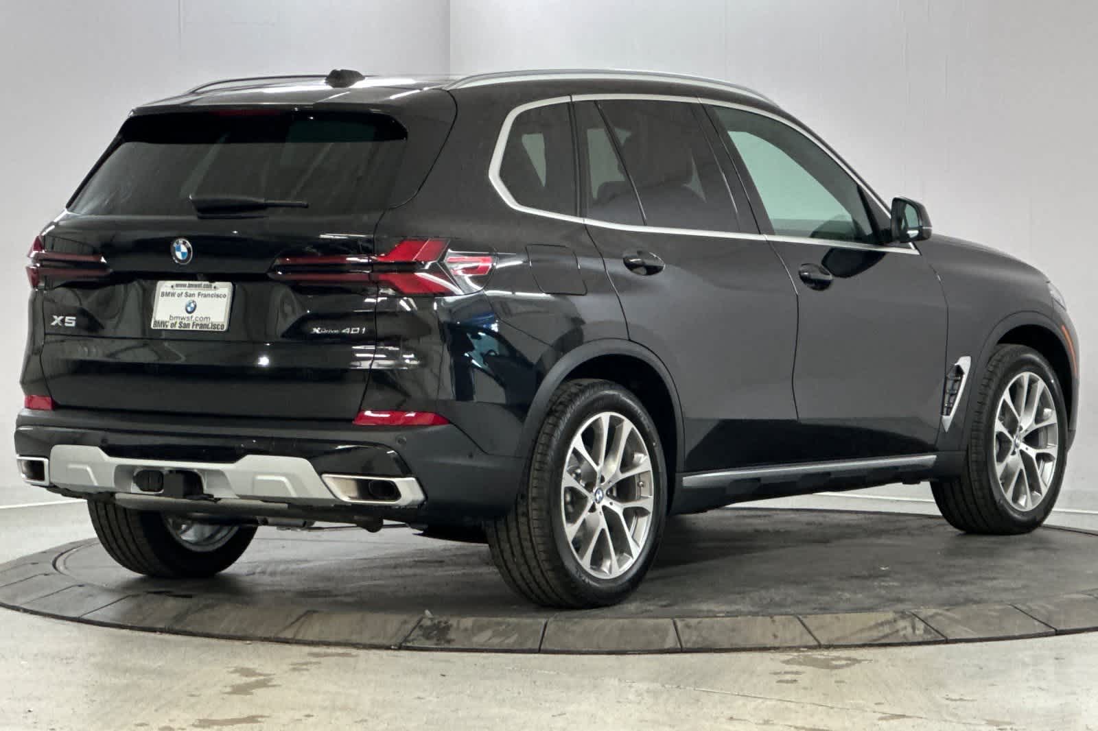 New 2026 Black Sapphire Metallic BMW xDrive40i image 2