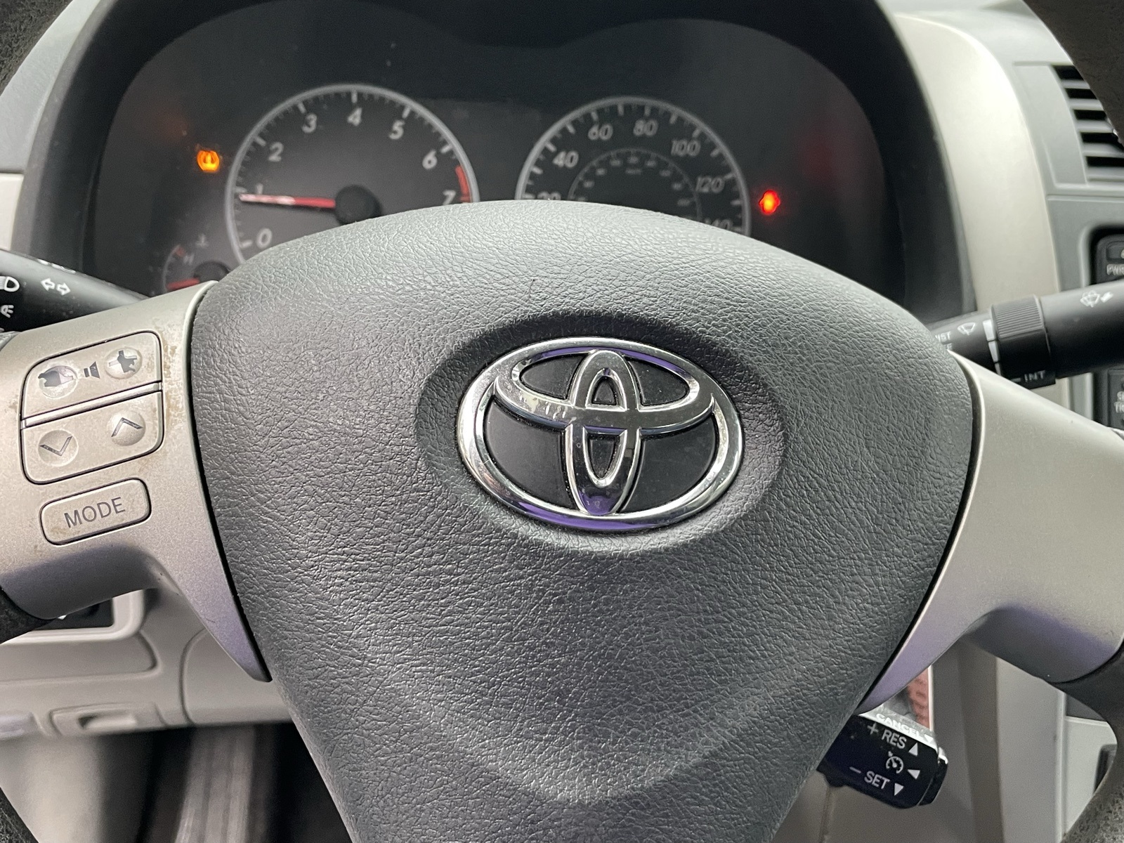 2013 Toyota Corolla LE photo 20