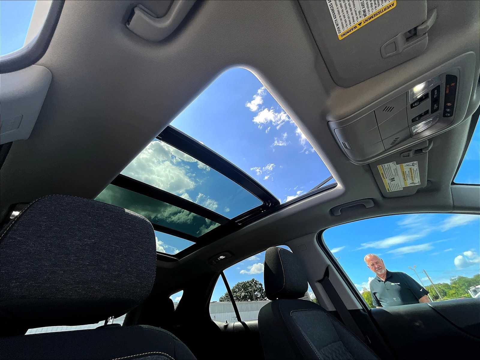 2022 Chevrolet Equinox LT photo 22