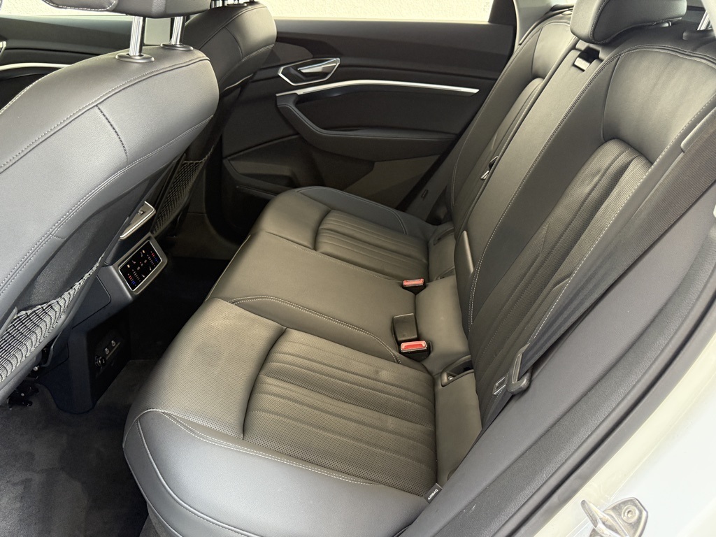 2024 Audi Q8 E-tron Premium Plus photo 28