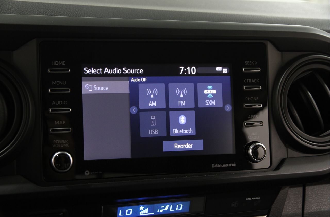 2022 Toyota Tacoma SR V6 photo 11