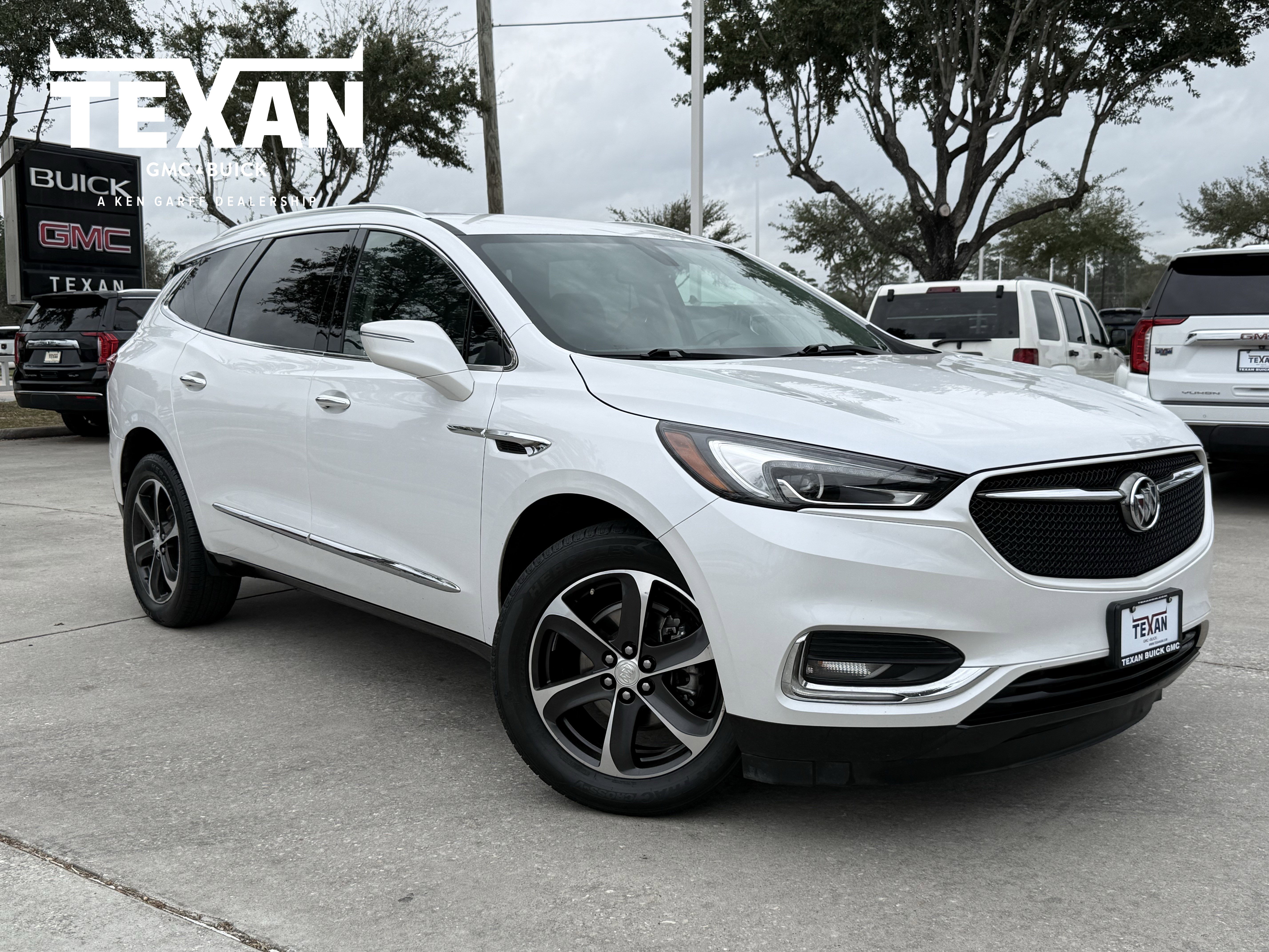 2020 Buick Enclave Essence's photo