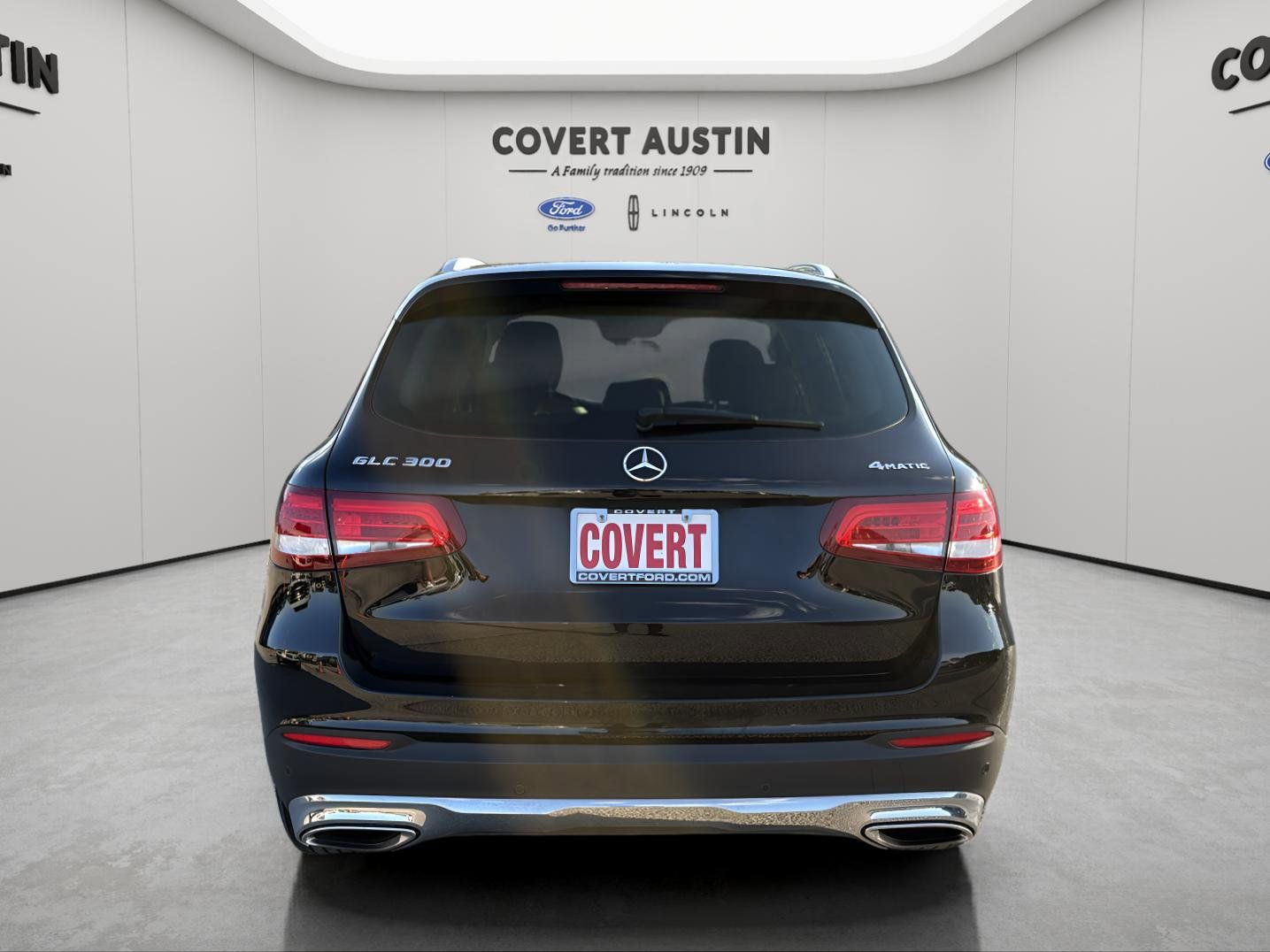 2018 Mercedes Benz GLC 300 4MATIC photo 2