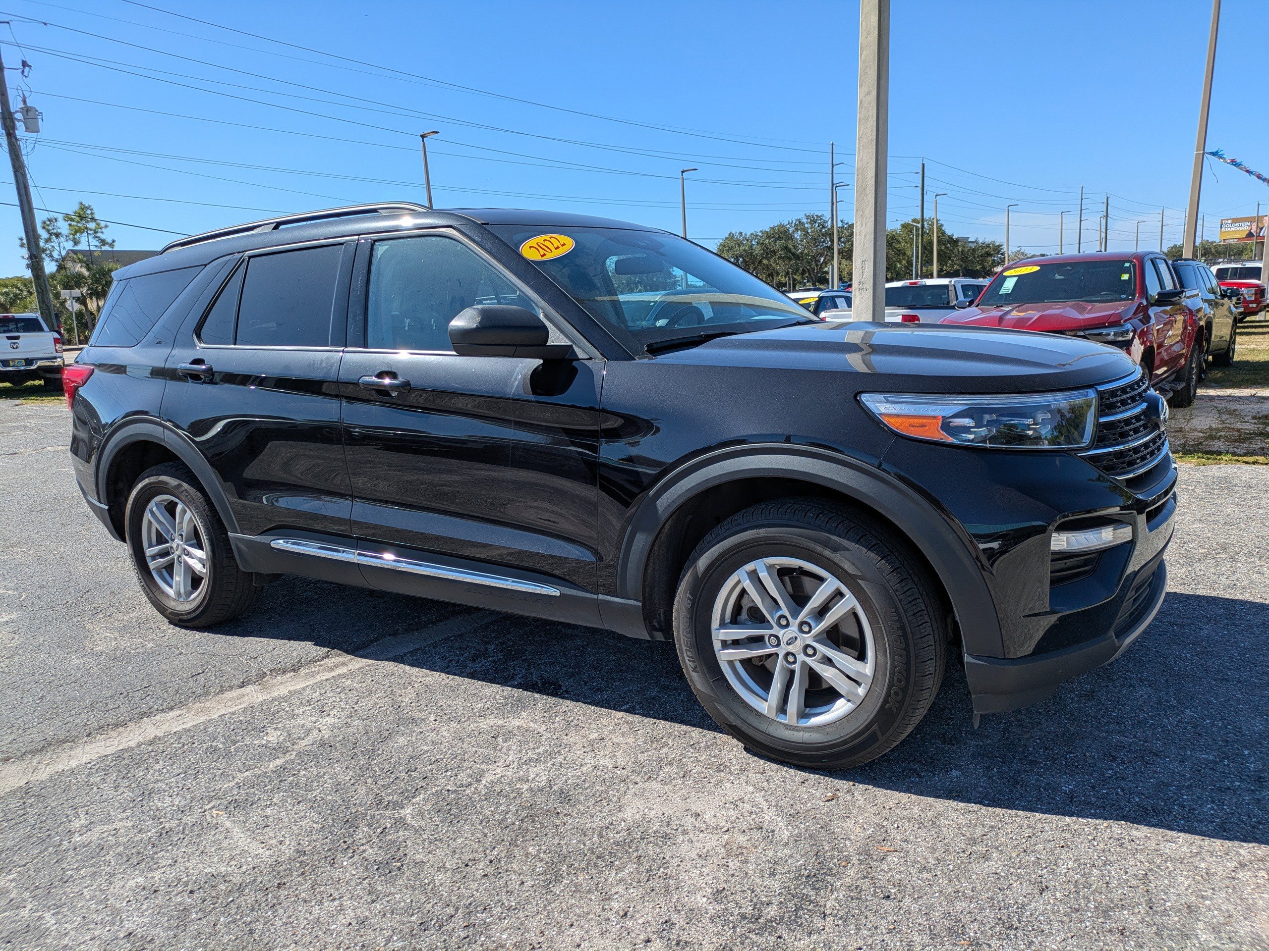 2022 Ford Explorer XLT photo 2