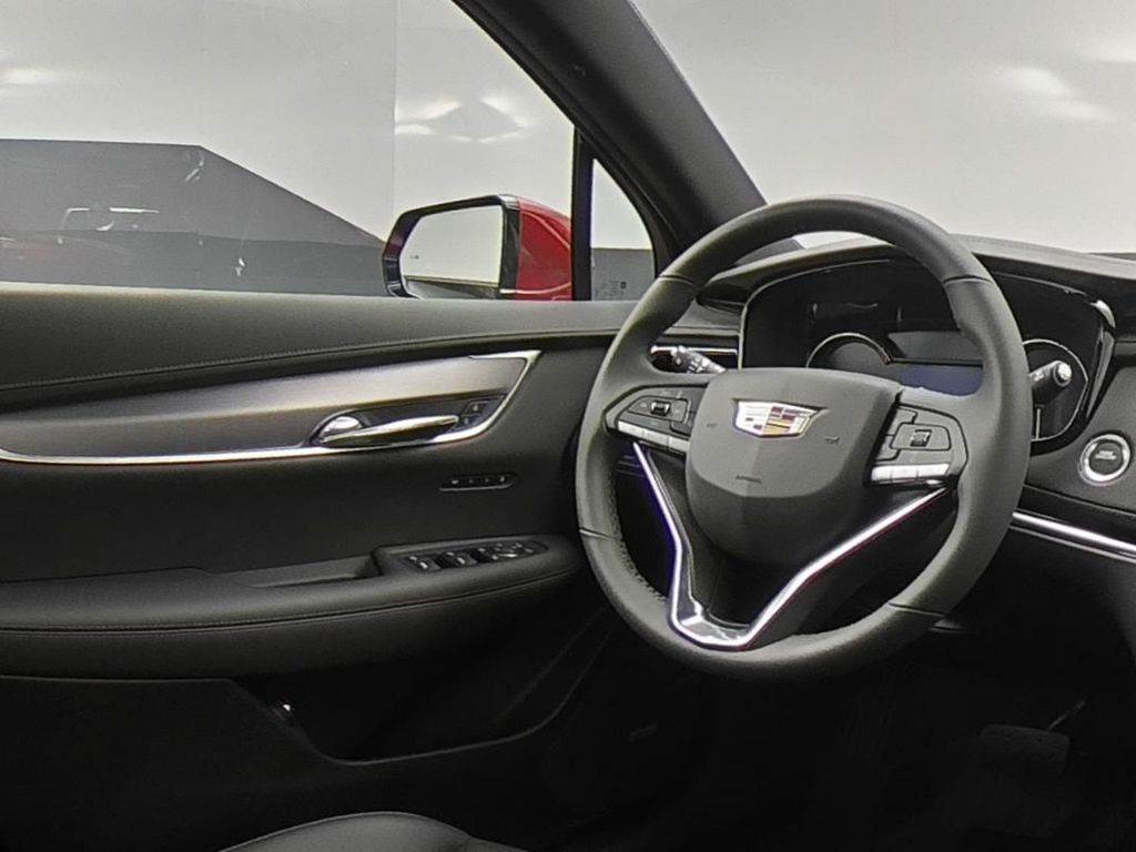 2025 Cadillac XT6 Luxury photo 8