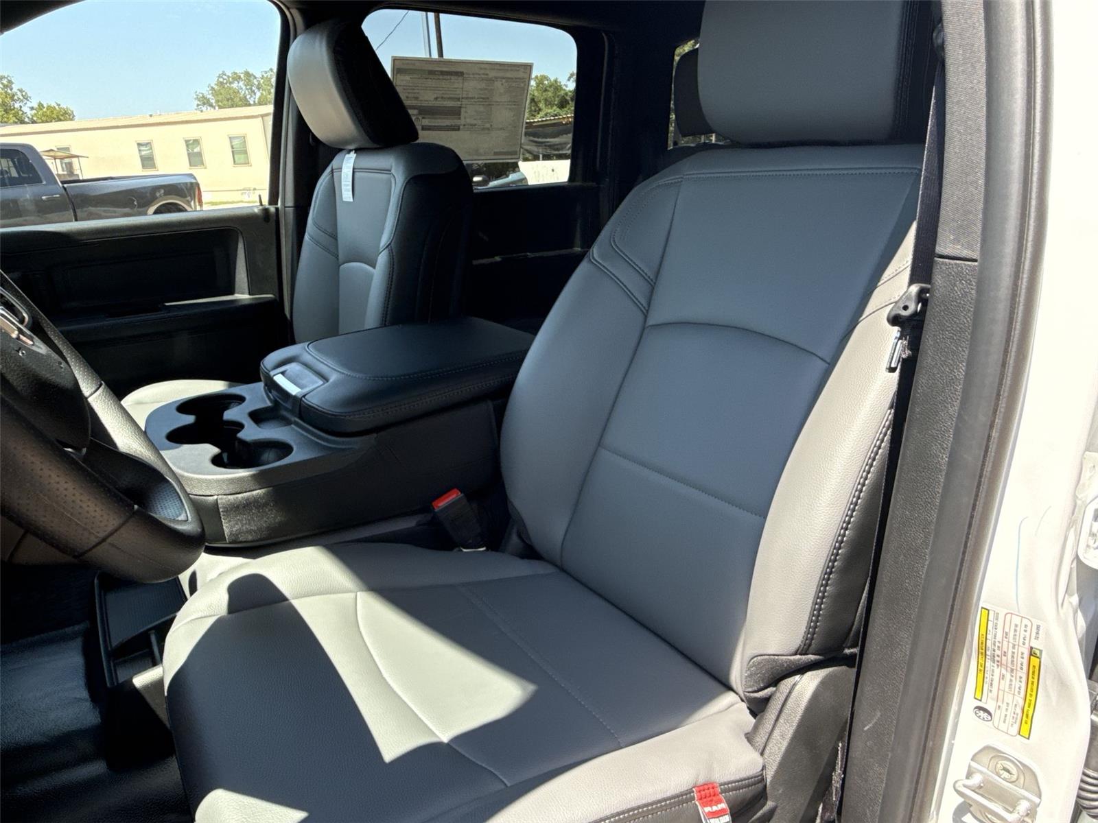 2026 Ram 2500 Tradesman photo 14
