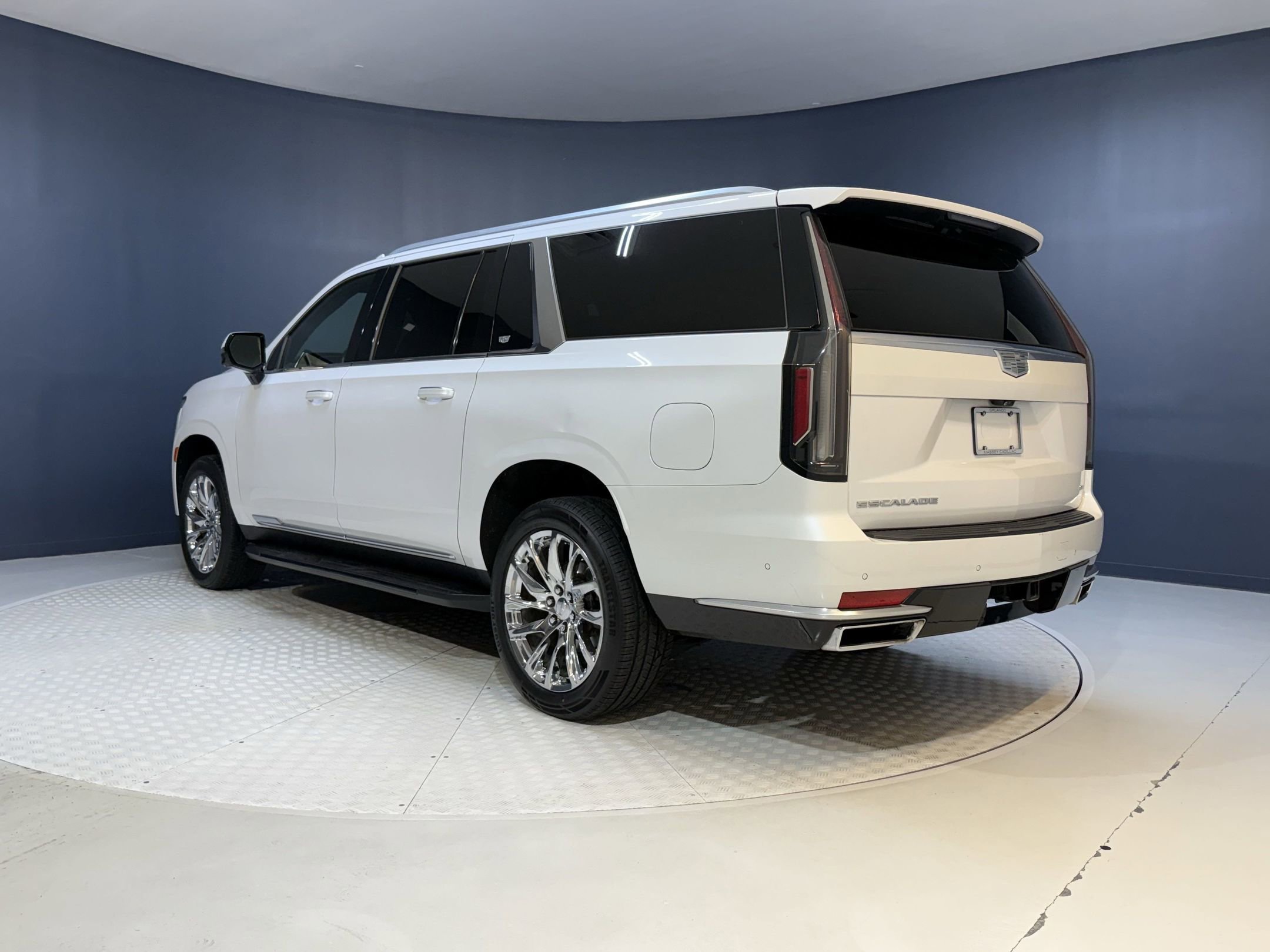 2021 Cadillac Escalade ESV Premium Luxury photo 3