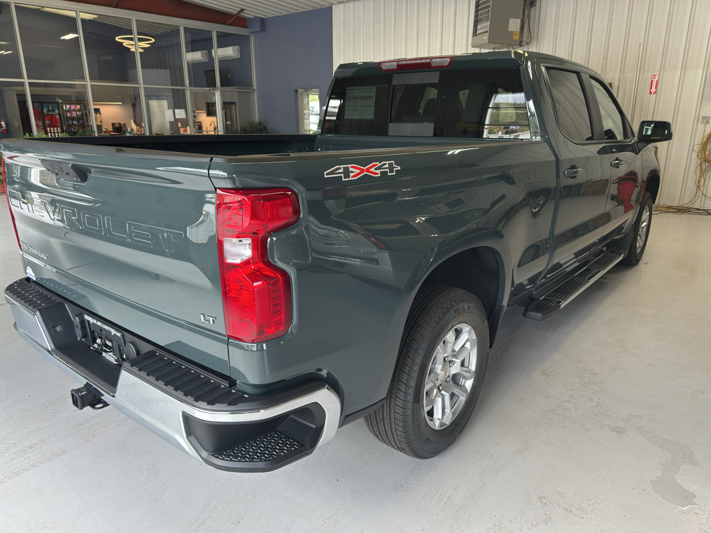 2025 Chevrolet Silverado 1500 LT photo 4