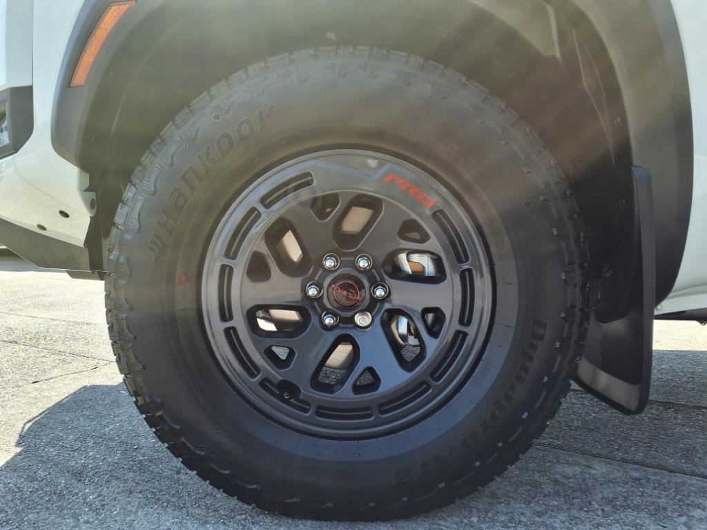 2025 Nissan Frontier Crew Cab PRO-4X photo 5