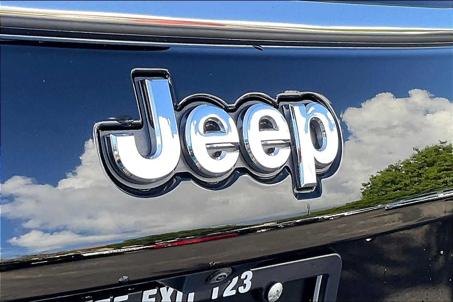 2022 Jeep Compass Latitude photo 8