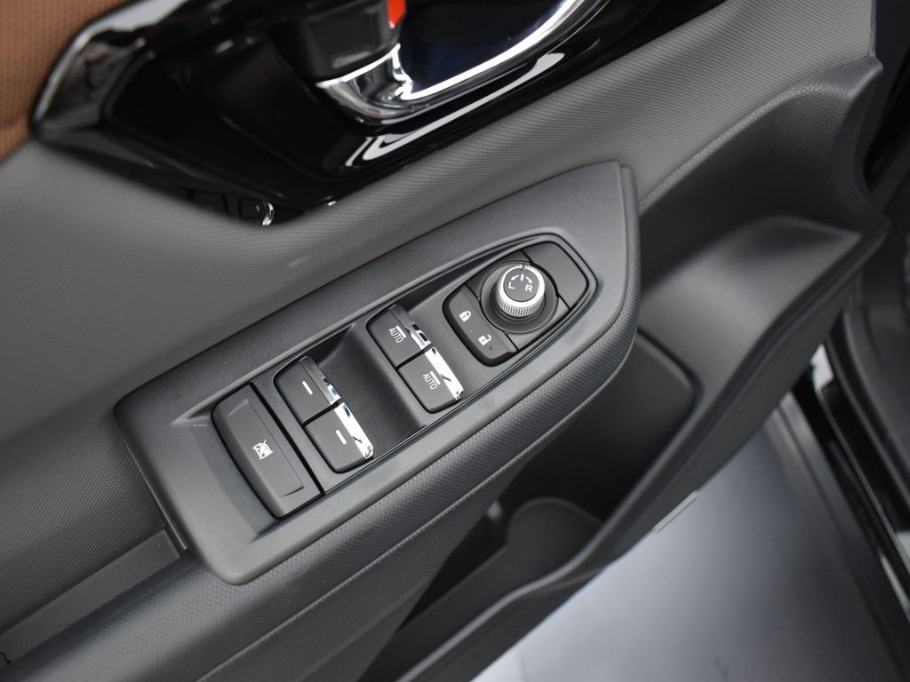 2025 Subaru Forester Sport photo 6