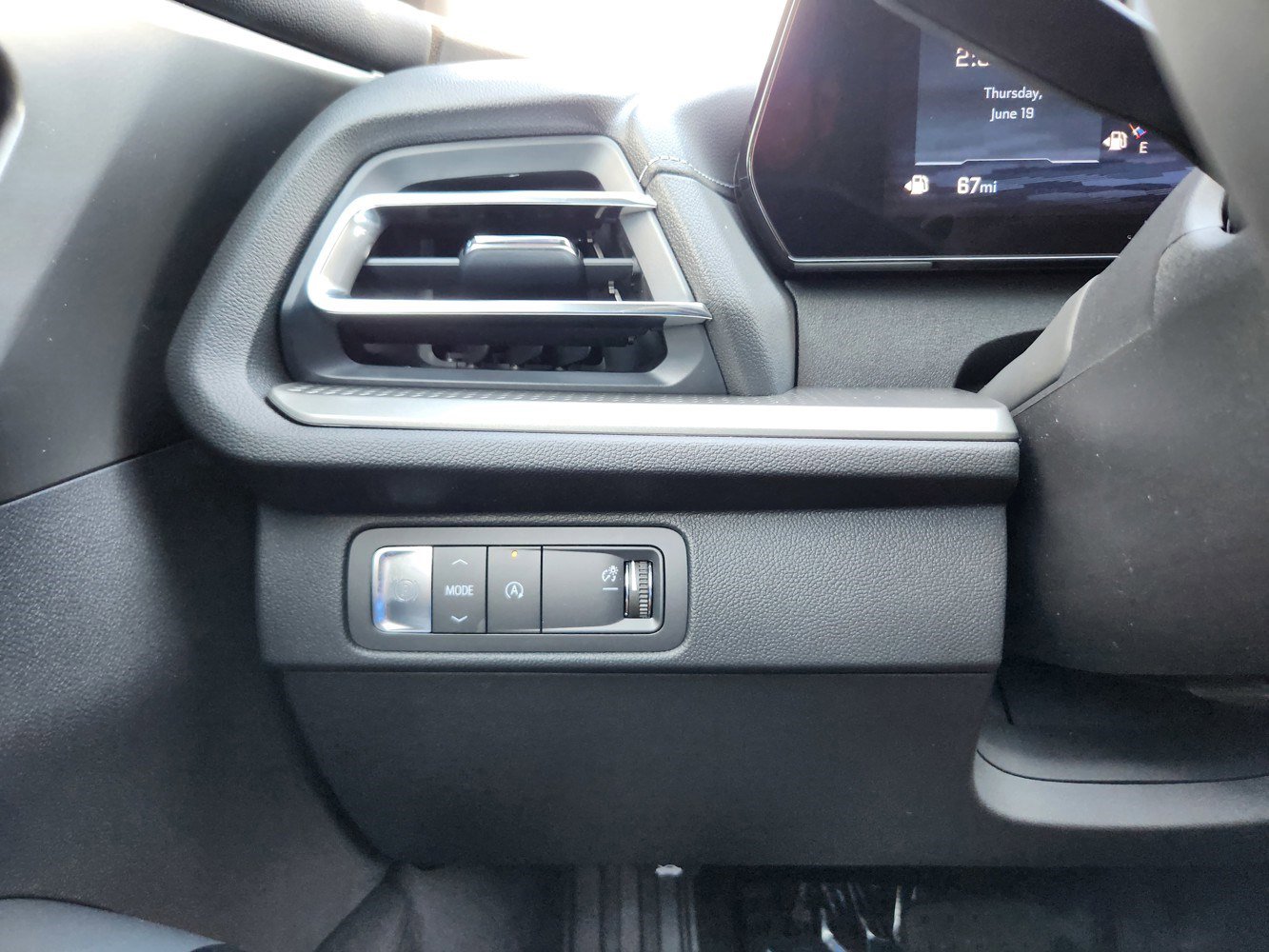 2025 Chevrolet Traverse photo 12