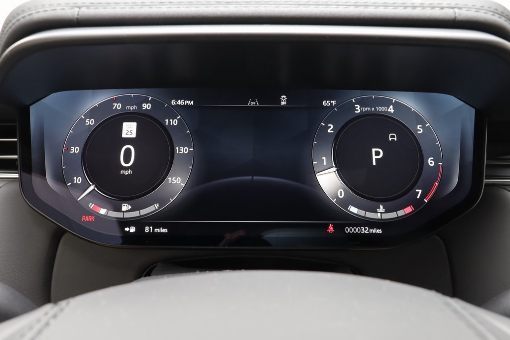 2025 Land Rover Range Rover Sport SE photo 8