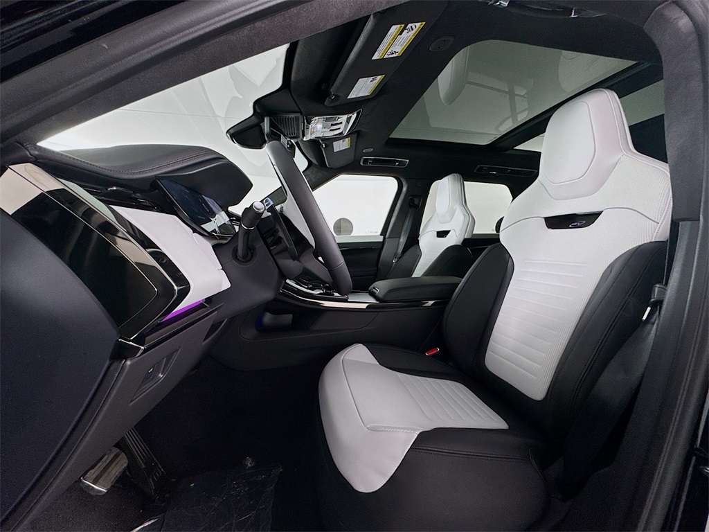2025 Land Rover Range Rover Sport photo 15