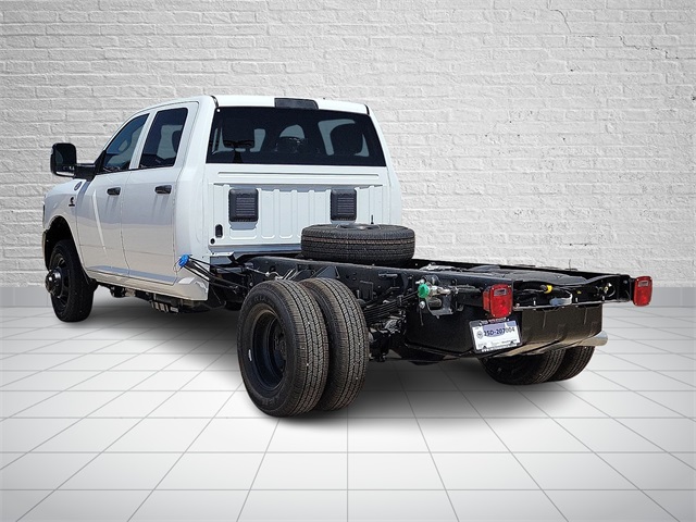 2025 Ram 3500 Tradesman photo 3