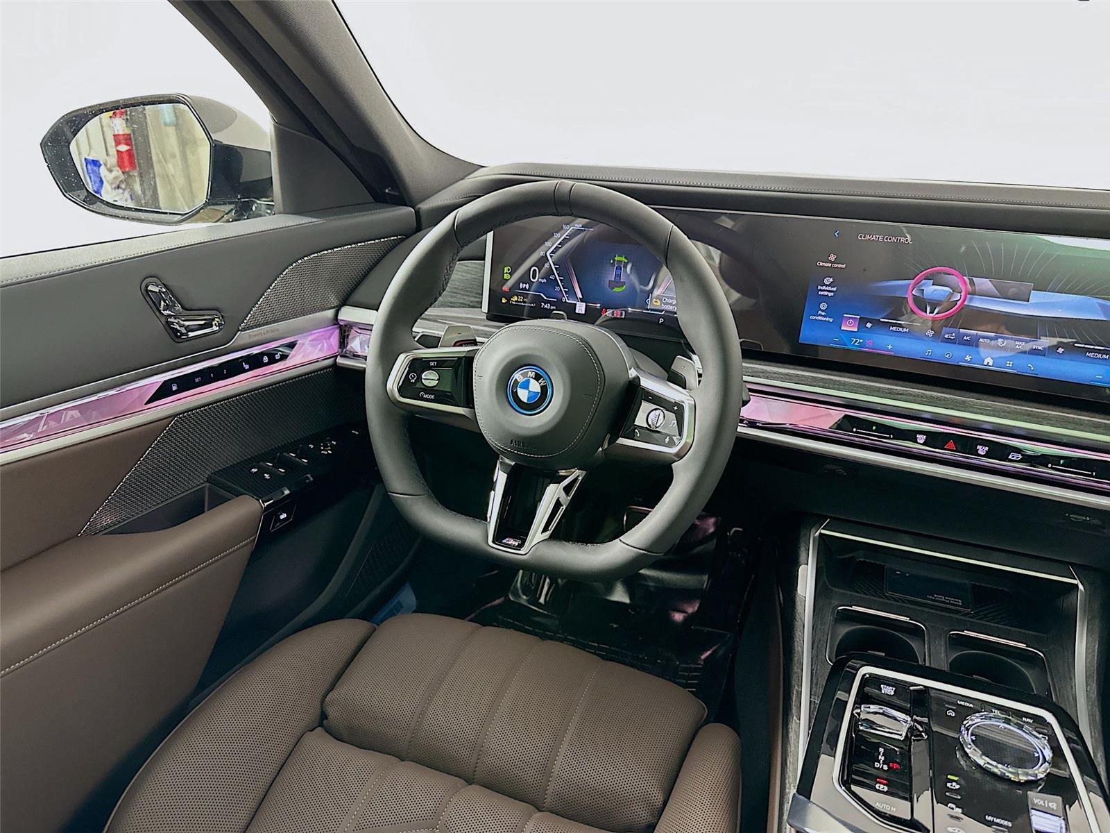 2026 Bmw 750e photo 22