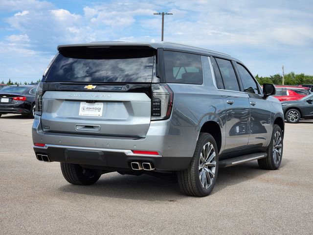 2026 Chevrolet Suburban High Country photo 4