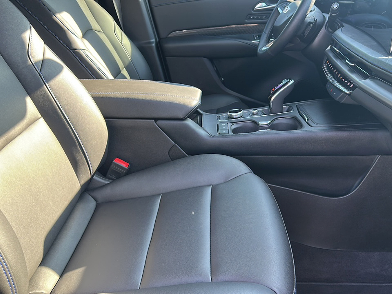 2025 Cadillac XT4 Sport photo 9