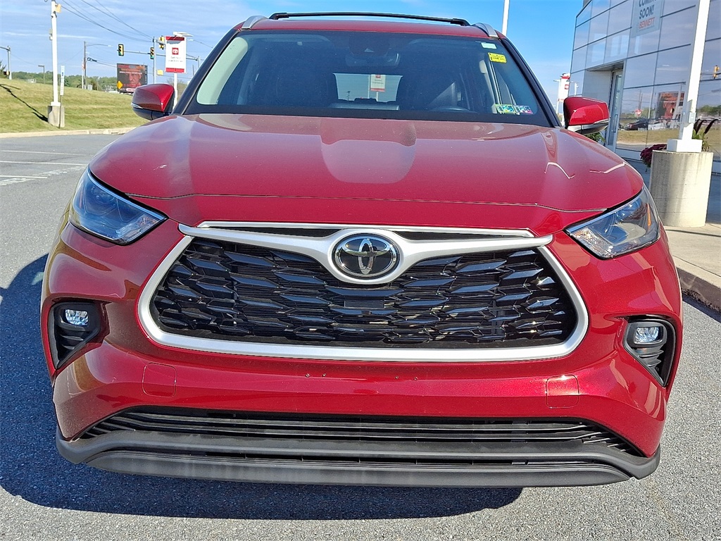 2022 Toyota Highlander XLE photo 3