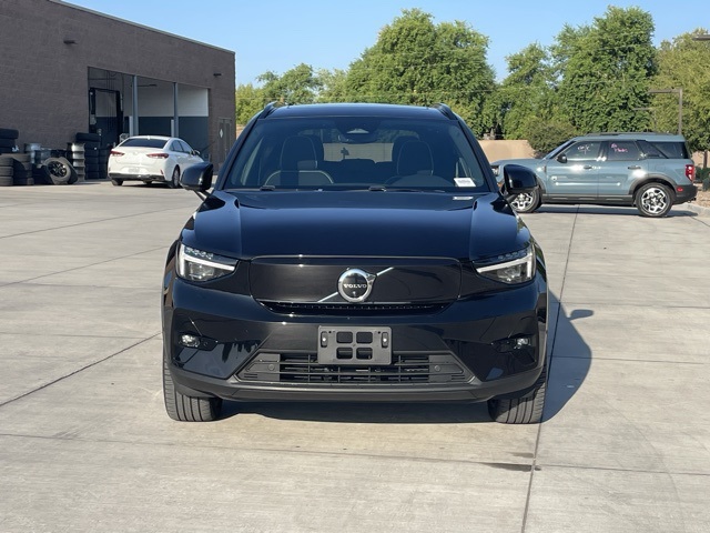 2023 Volvo XC40 Ultimate photo 2