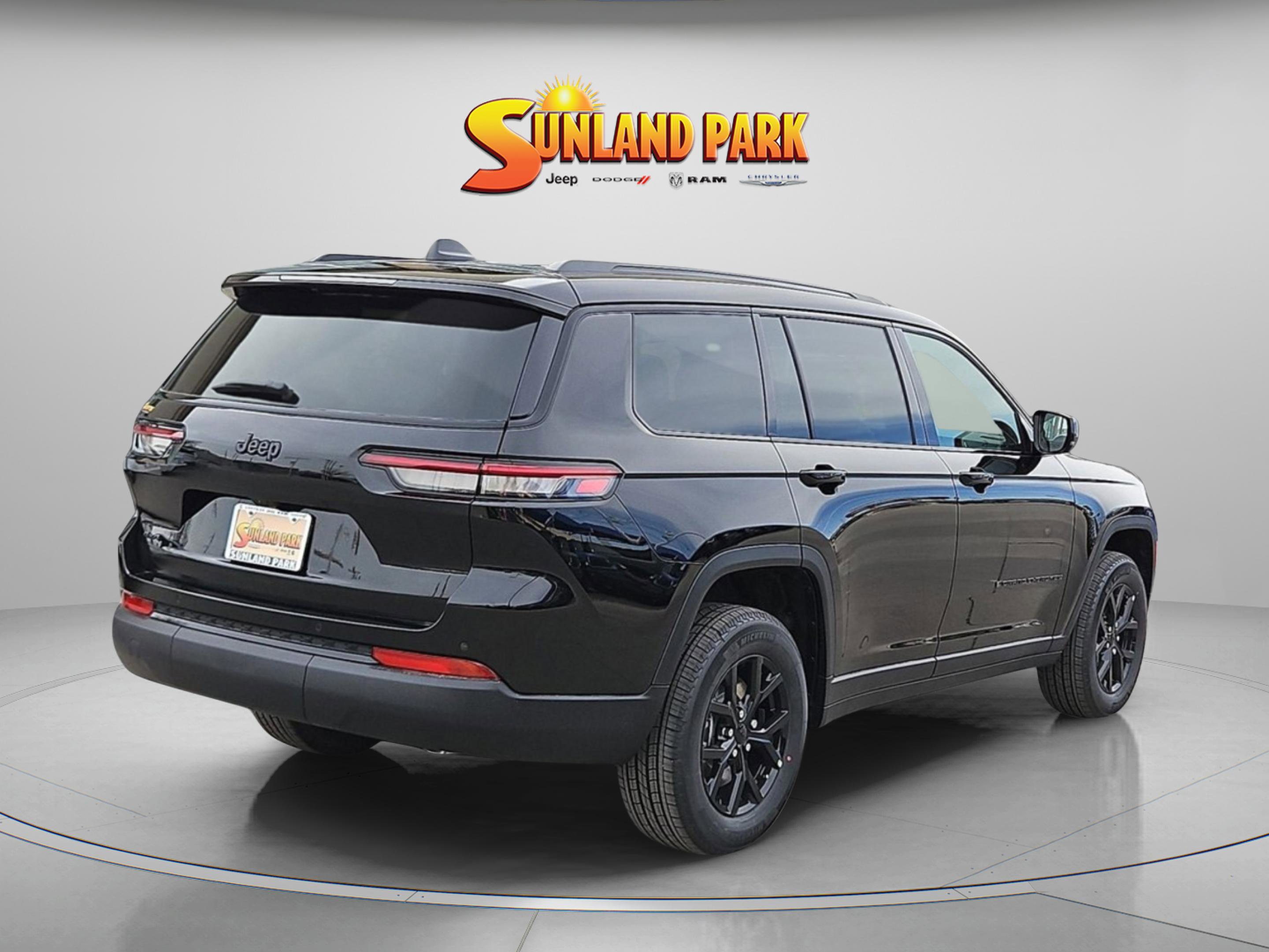 2025 Jeep Grand Cherokee Altitude X photo 3